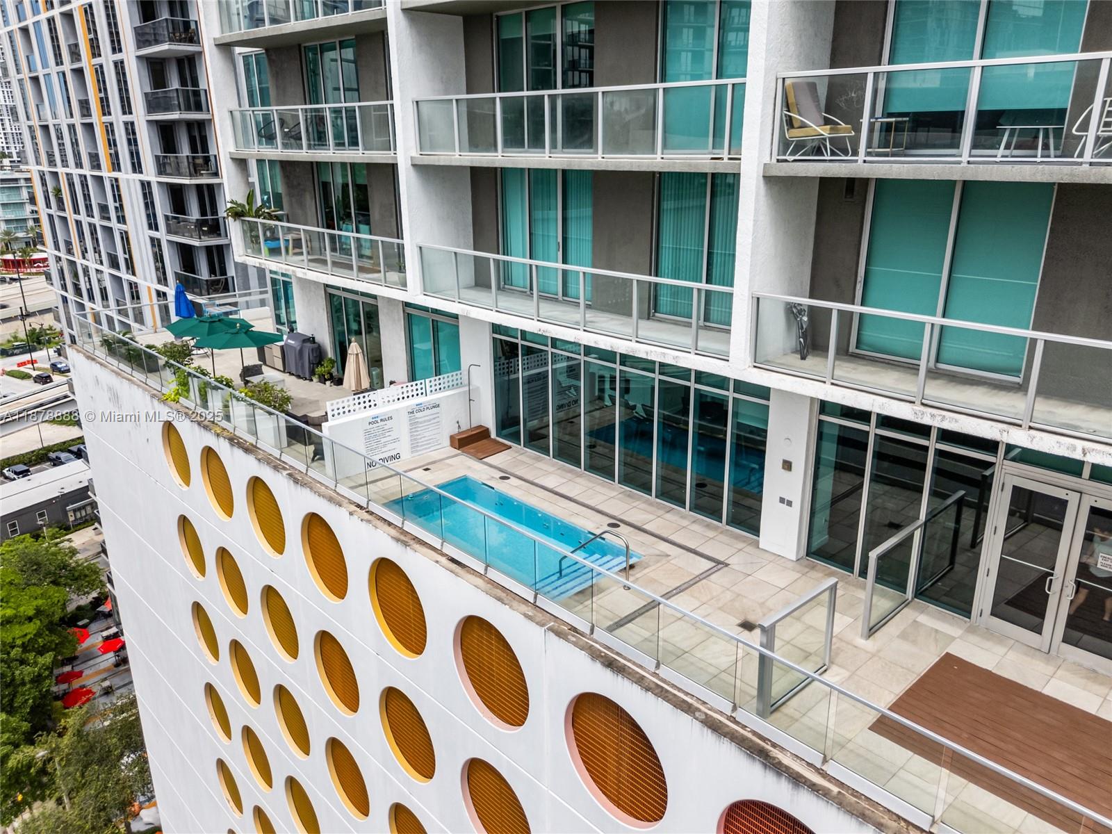 500 BRICKELL WEST CONDO - Residential