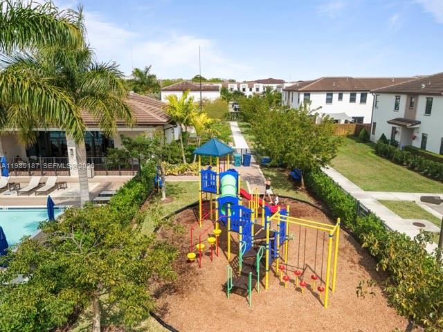 VIA VENTURA NEIGHBORHOOD - Residential