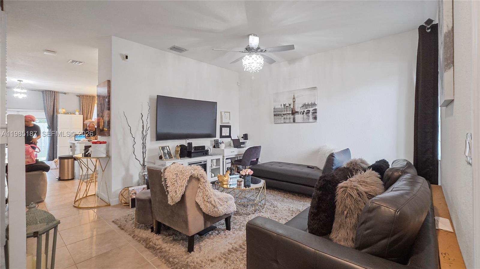 VIA VENTURA NEIGHBORHOOD - Residential