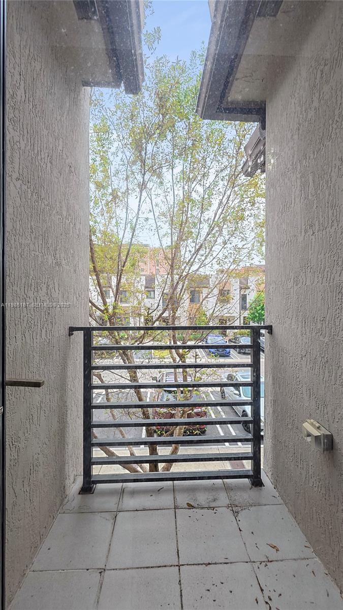 VIA VENTURA NEIGHBORHOOD - Residential