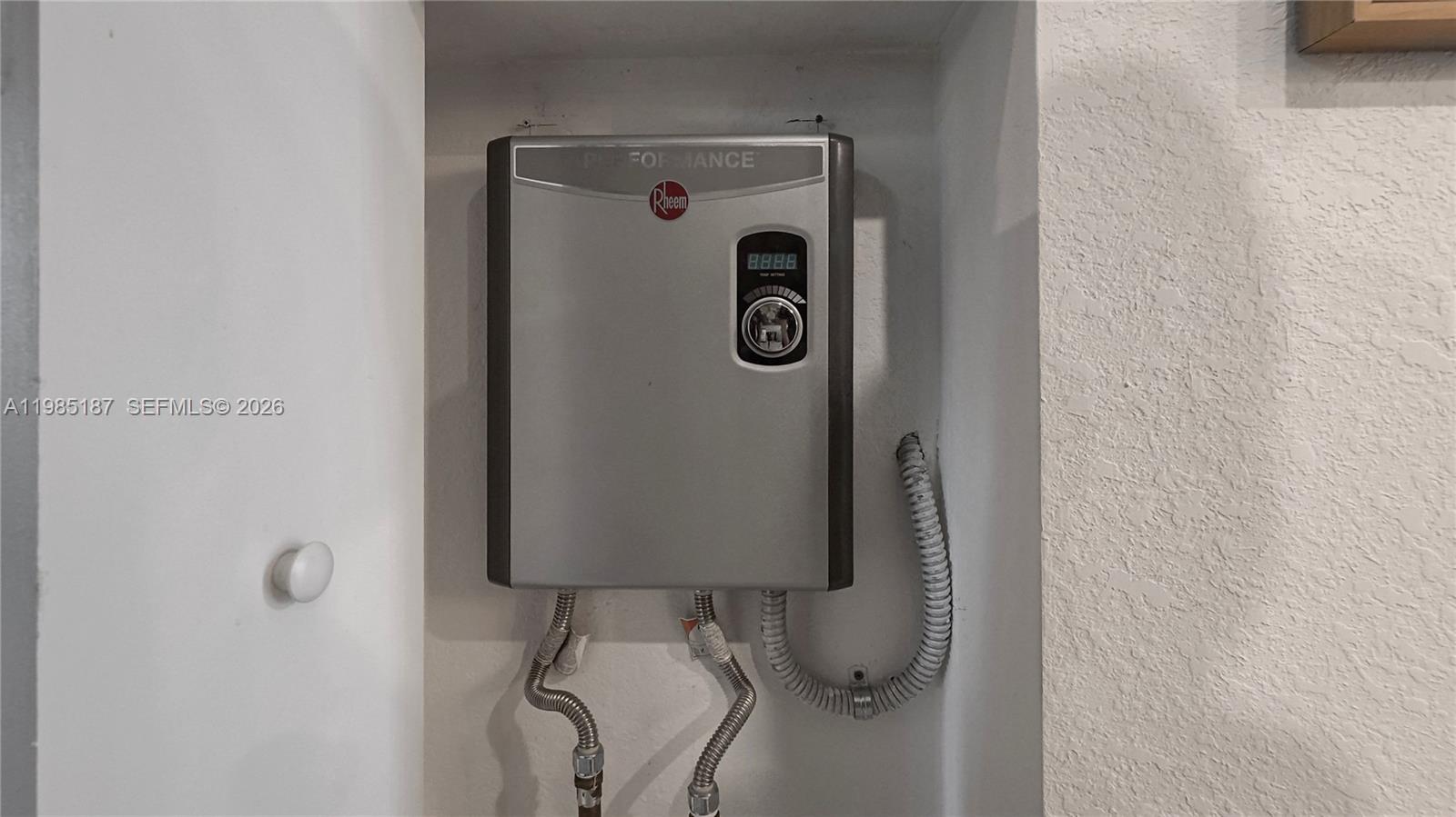 VIA VENTURA NEIGHBORHOOD - Residential