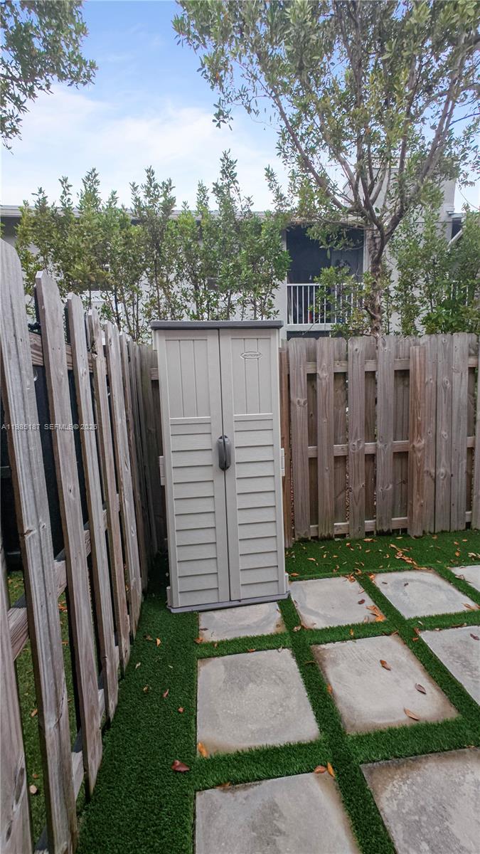 VIA VENTURA NEIGHBORHOOD - Residential