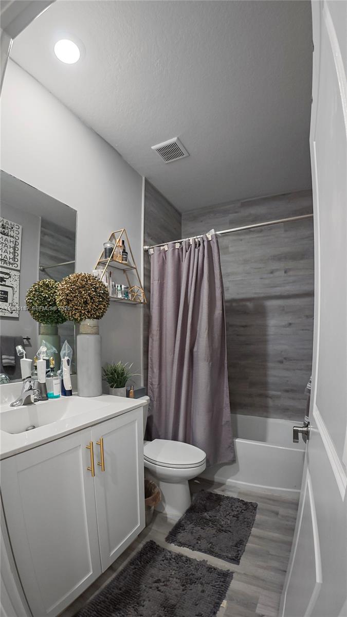 VIA VENTURA NEIGHBORHOOD - Residential