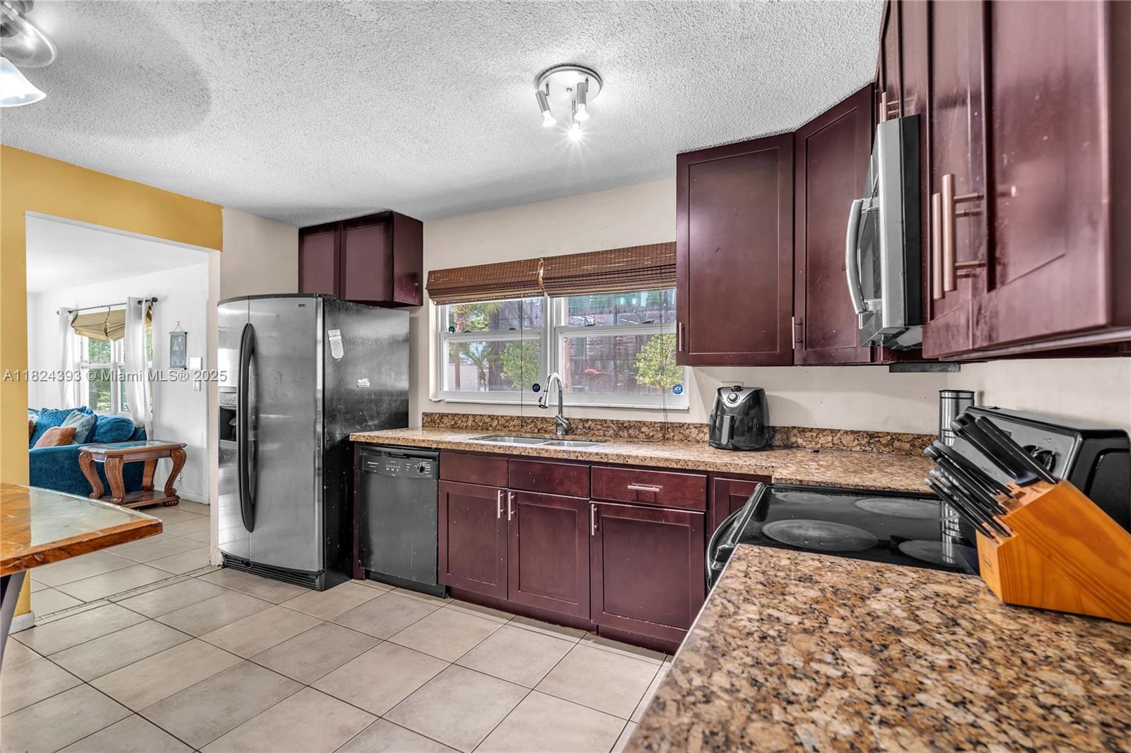 515 NE 11th St