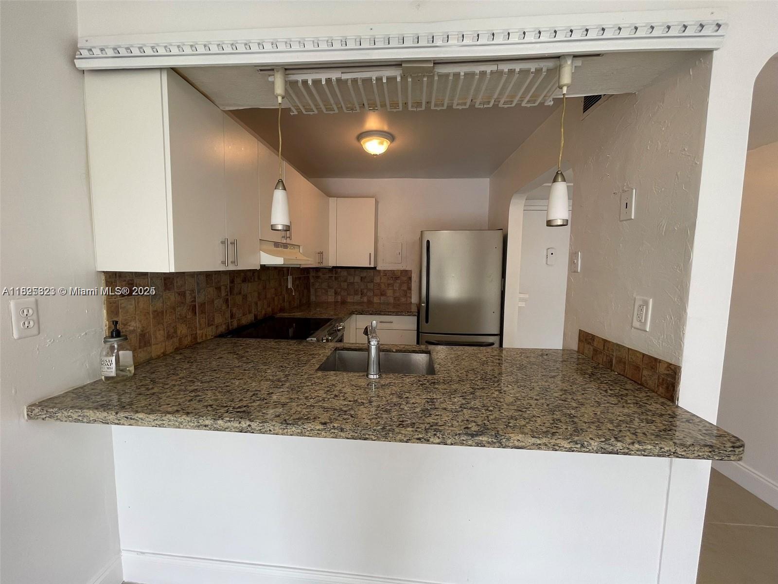 16465 NE 22nd Ave 417, North Miami Beach, FL, 33160/$155,000 4 16465 NE 22nd Ave 417