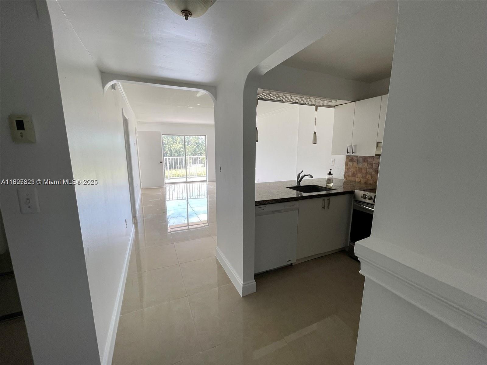 16465 NE 22nd Ave 417, North Miami Beach, FL, 33160/$155,000 1 16465 NE 22nd Ave 417