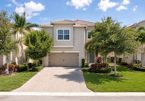 Photo of 4729 Greenway Dr, Hollywood, FL 33021 (MLS # A12056075)