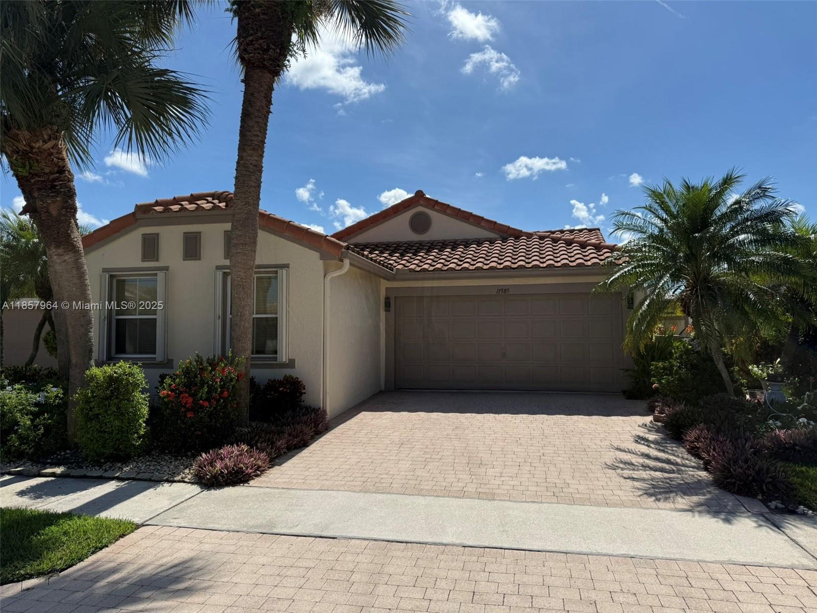 Spectacular home, perfect condition. Gorgeous wide open lake views from every room provide full privacy. Wood laminate and diagonally tiled floors, vaulted ceilings, large walk-in closet with built-in California storage, double sinks, Roman tub with separate stand-up shower. Screened patio with pavers, accordion shutters. Huge kitchen area with eat in table section. 55+ community has low HOA fee: Tennis, pickleball, billiards, two huge pools, gym, cardroom, theater, library, arts and crafts room and more.
Amazing FHA rent-to-own option available for qualified buyers with 5% down and only 3 months of bank statements. Seller financing possible.
(All information believed to be accurate but not warranted and subject to change without notice. Buyers should do their own due diligence.)