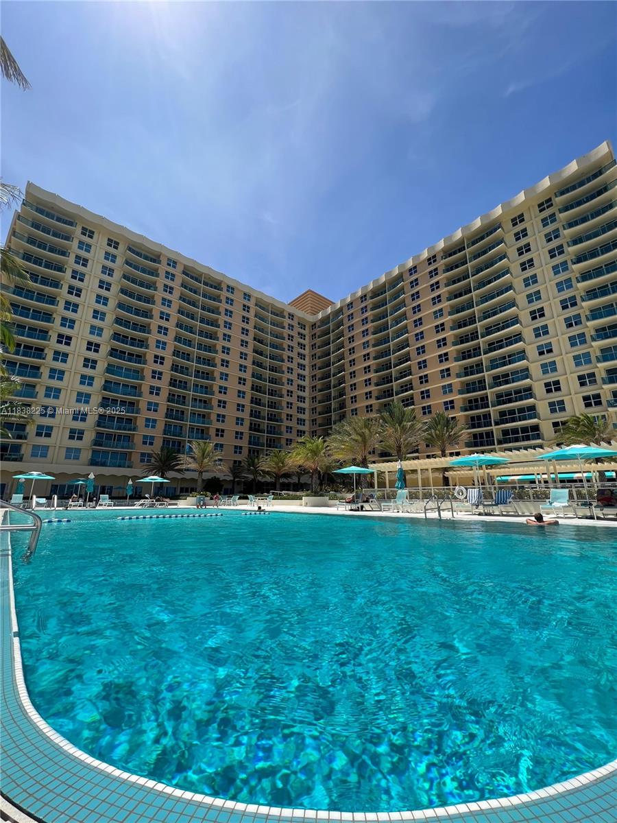 THE WAVE CONDO - Residential