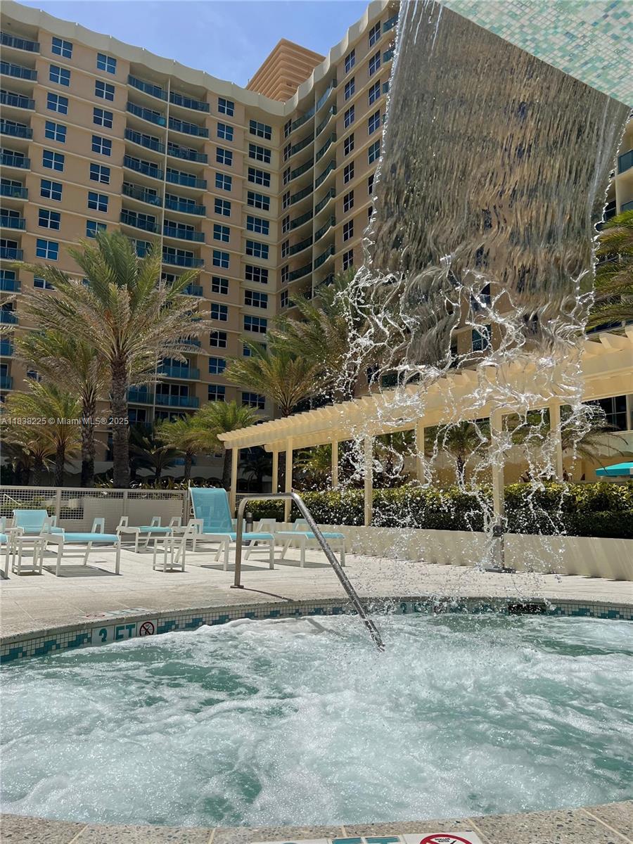 THE WAVE CONDO - Residential