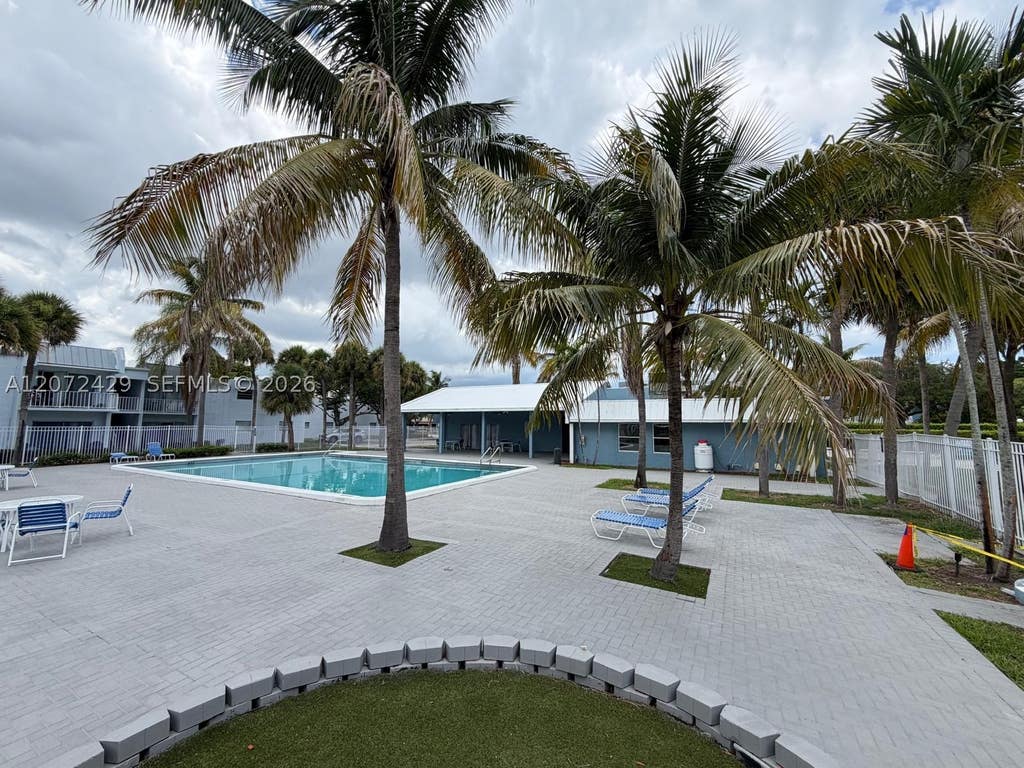 Photo of 411 Executive Center Dr #109, West Palm Beach, FL 33401 (MLS # A12072429)