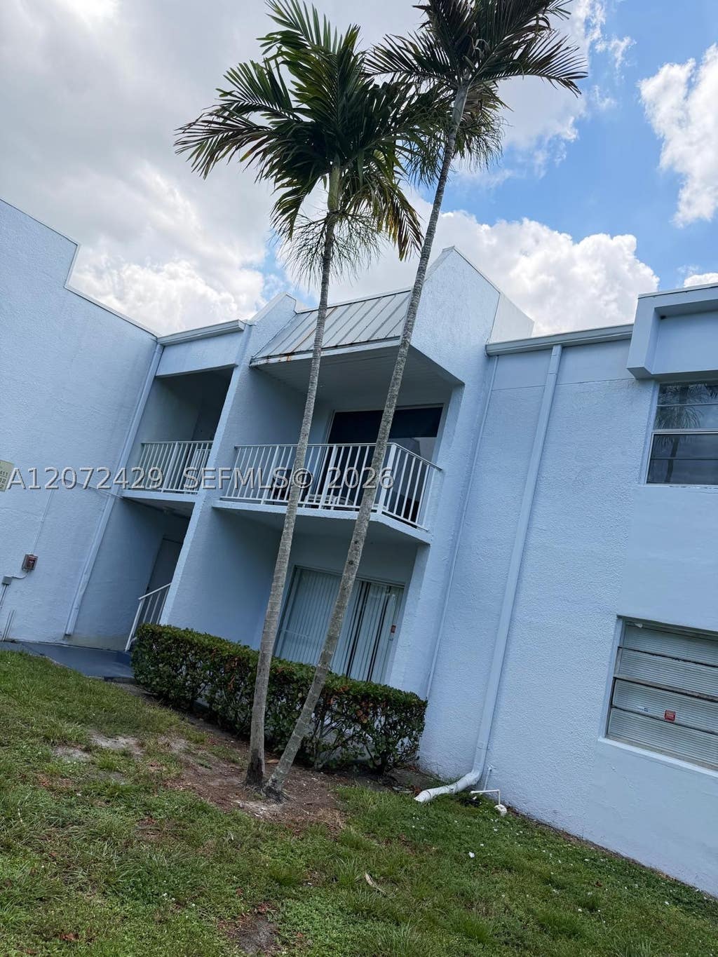 Photo of 411 Executive Center Dr #109, West Palm Beach, FL 33401 (MLS # A12072429)