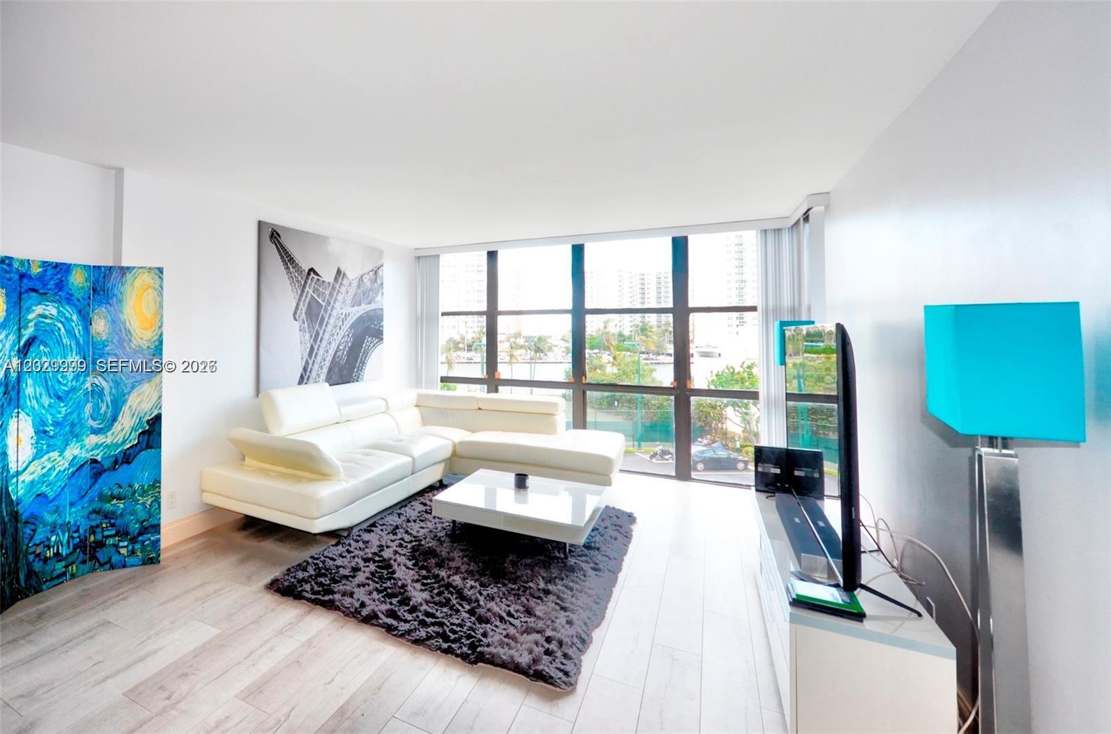 1000 Parkview Dr 426