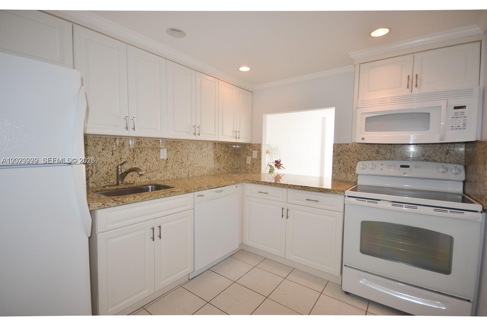 1000 Parkview Dr 426