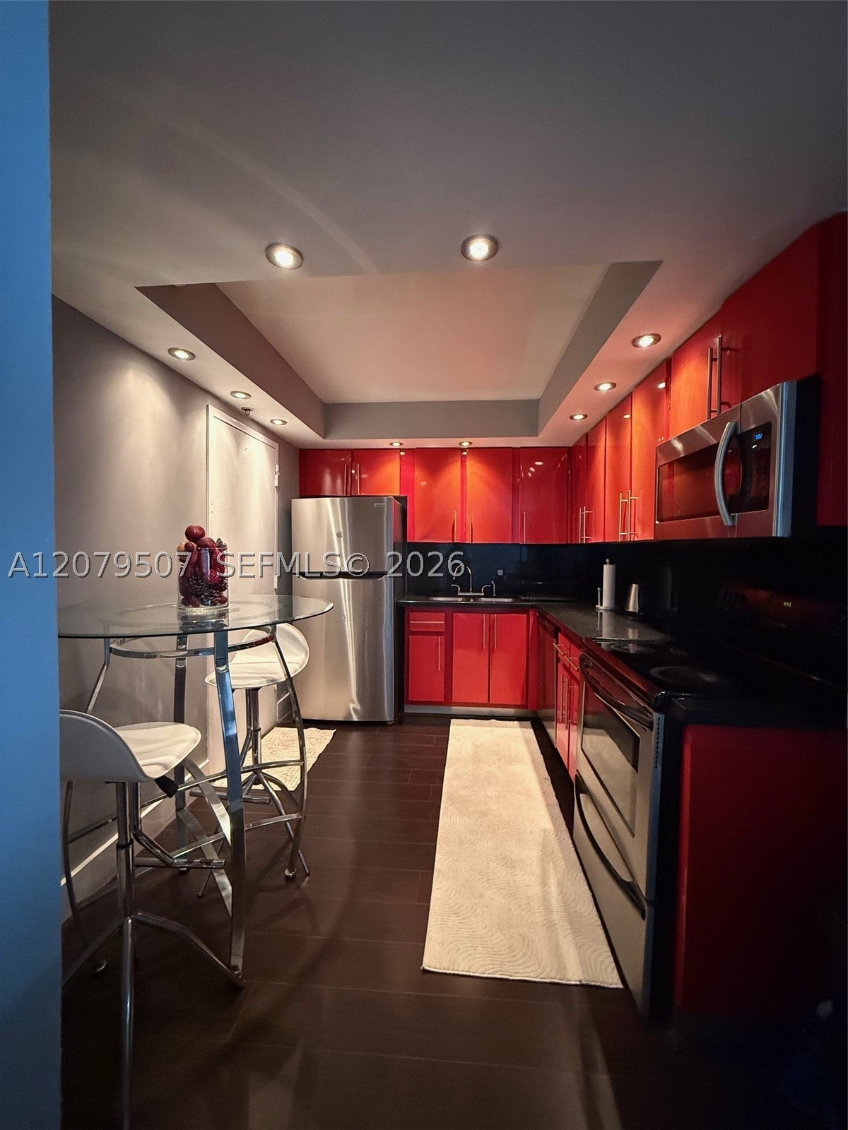 6039 Collins Ave 1505
