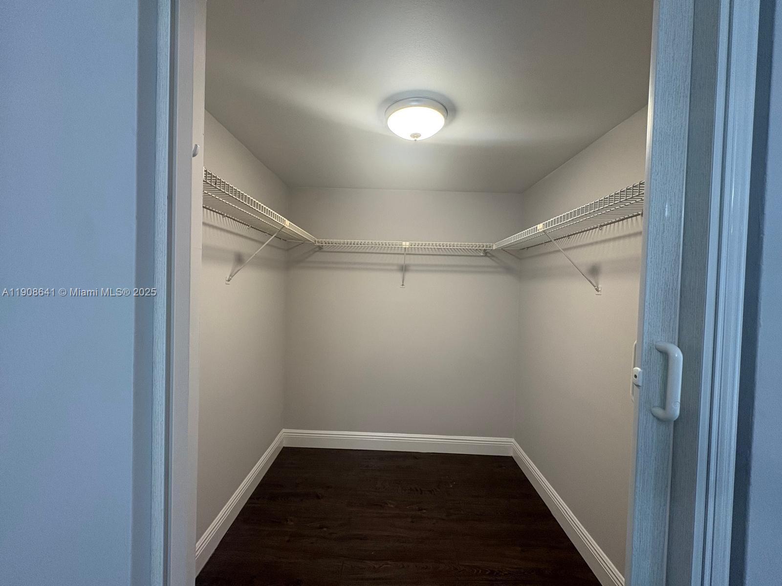 INDIAN LK VILLAGE PHASE 1 - Residential Lease