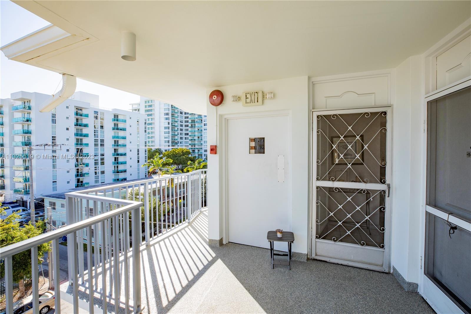 Photo 18 of 24 of 1100 Alton Rd 5A condo
