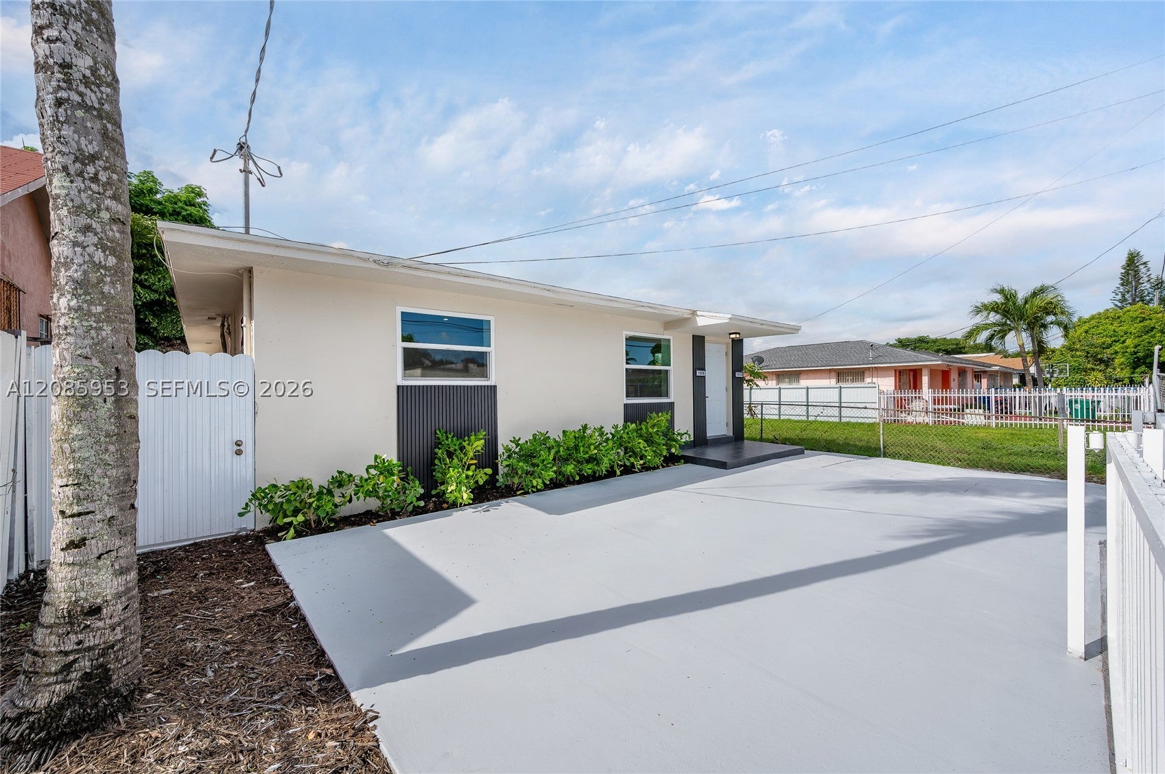 1028 NW 24th St, Miami, FL, 33127/$747,500 2 1028 NW 24th St