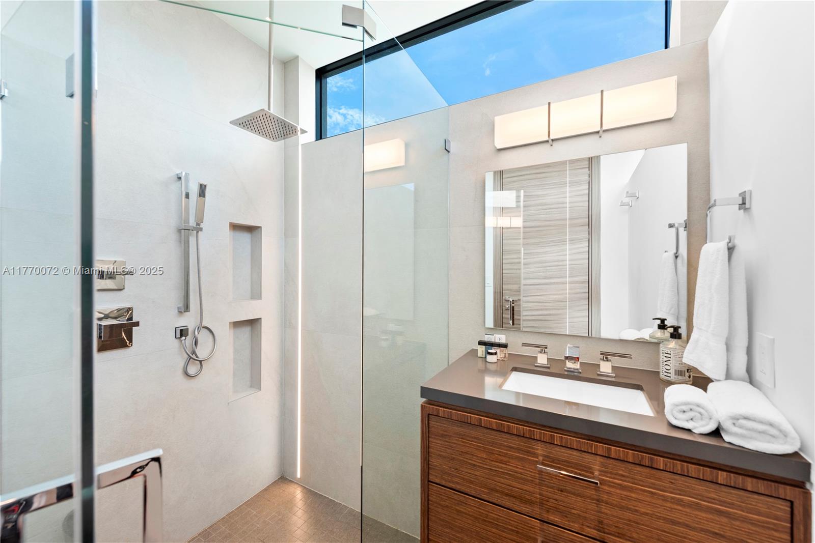 CORAL RIDGE - Residential Lease