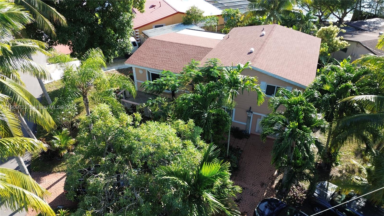 MIRAMAR ISLES SEC 1 - Residential