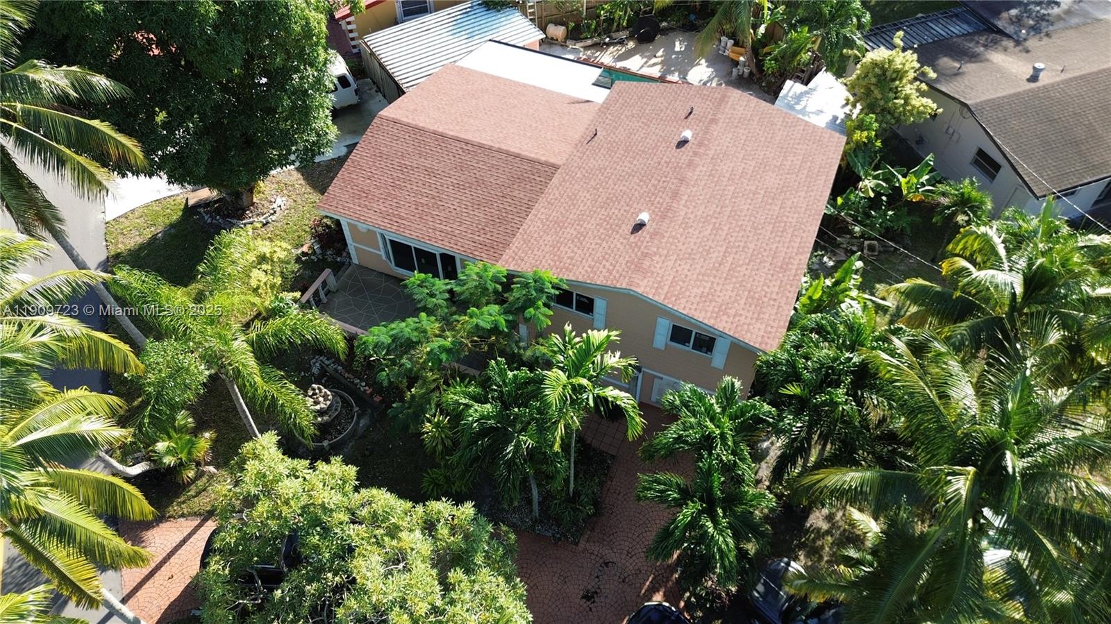 MIRAMAR ISLES SEC 1 - Residential