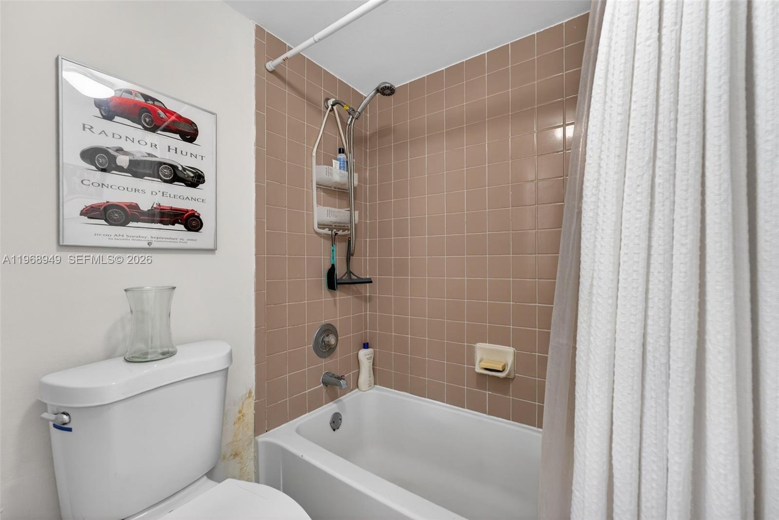 LAKEVIEW CLUB CONDO - Residential