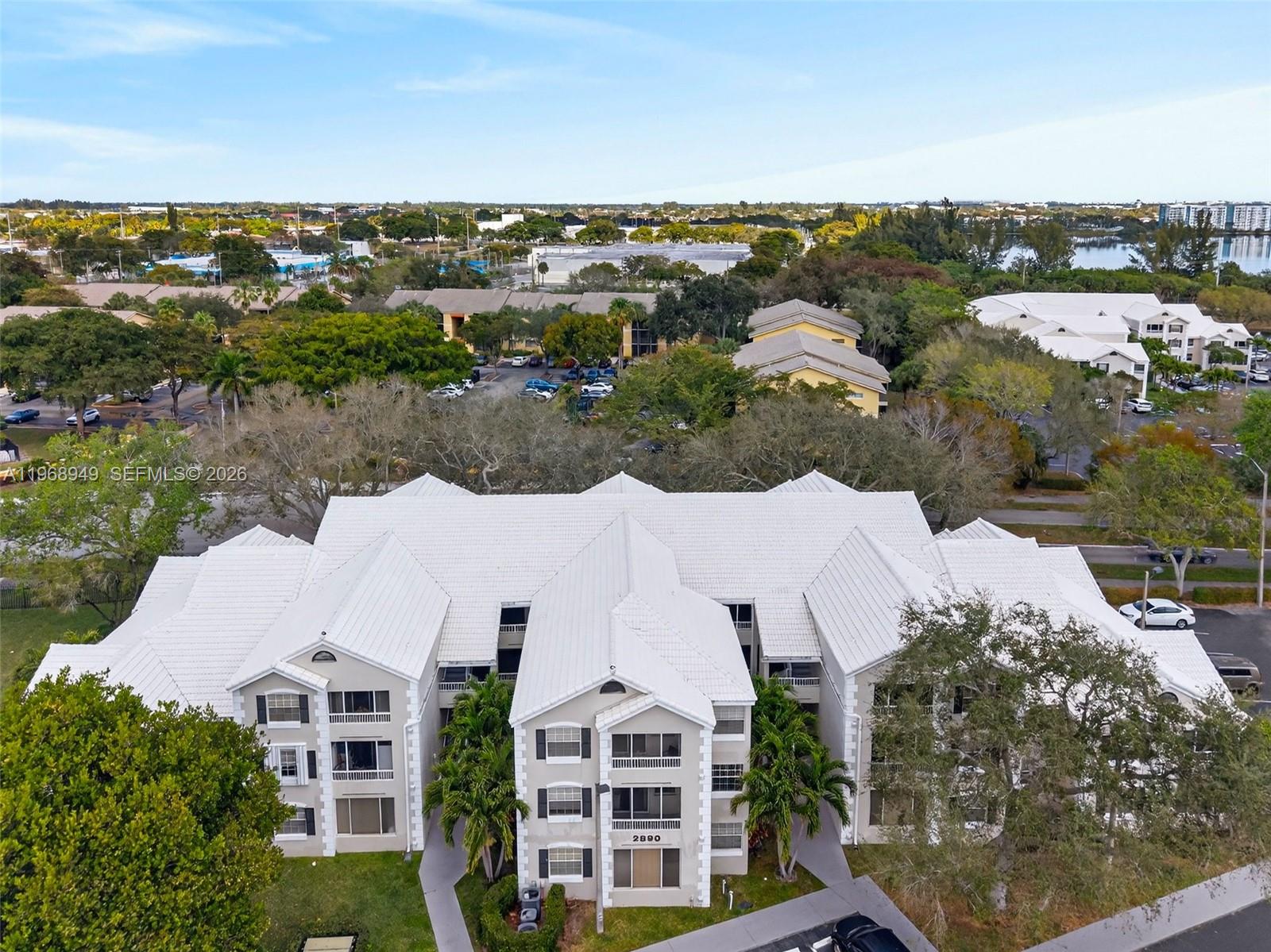 LAKEVIEW CLUB CONDO - Residential