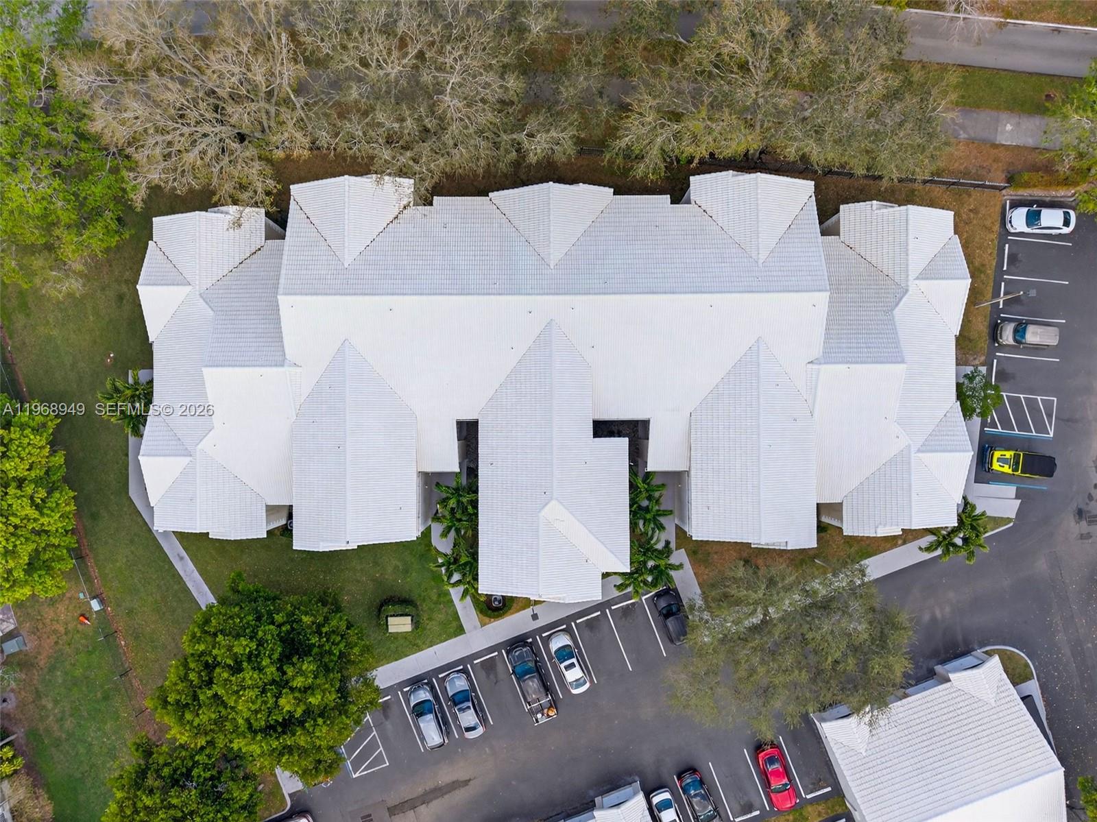 LAKEVIEW CLUB CONDO - Residential