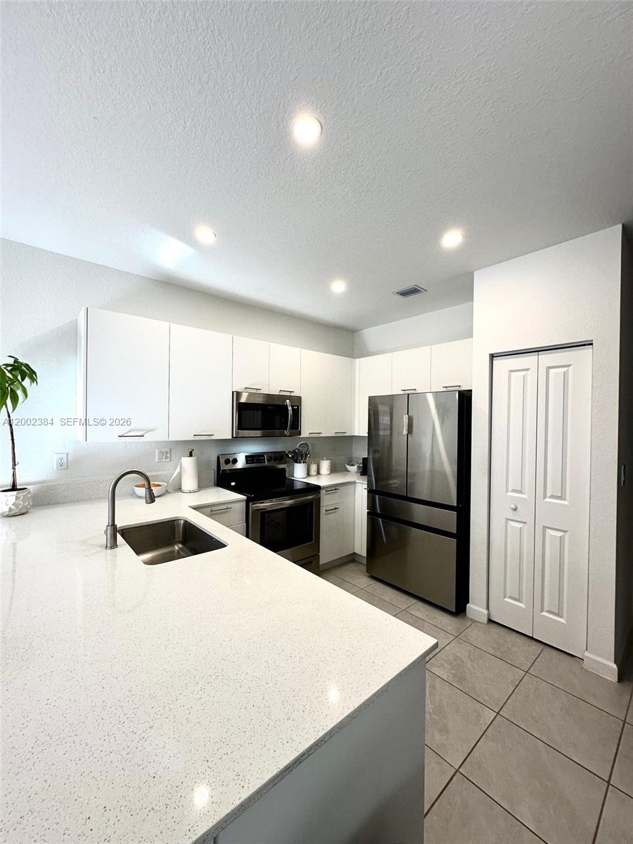 GOLF PARK SEC 1 - Residential Lease