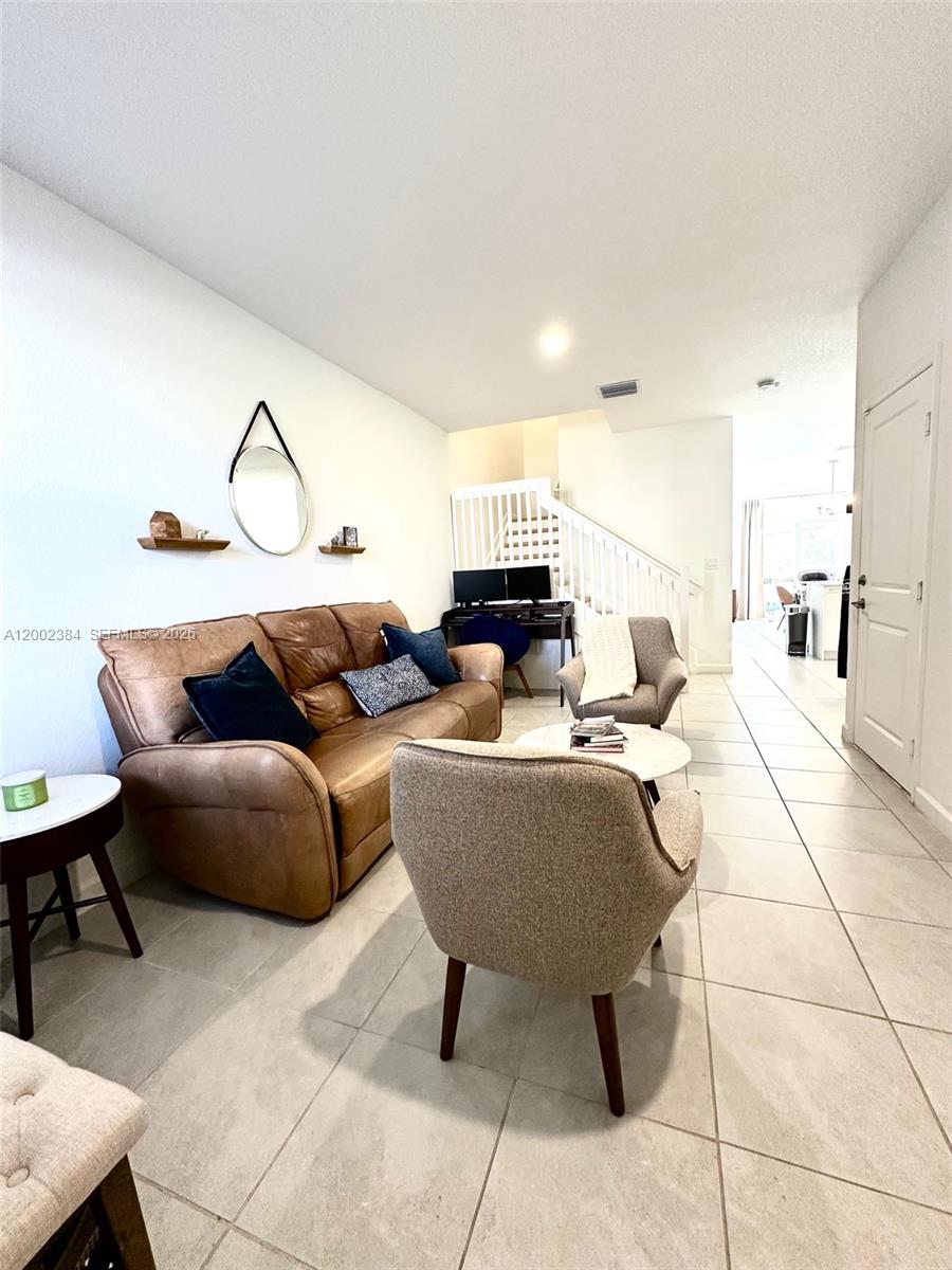 GOLF PARK SEC 1 - Residential Lease