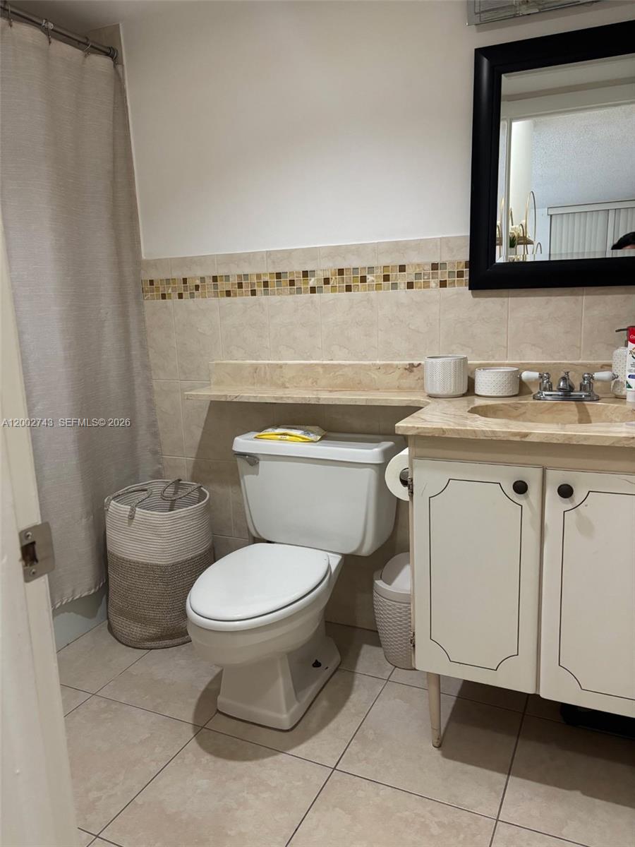 PROMENADE AT KENDALE LAKE - Residential Lease