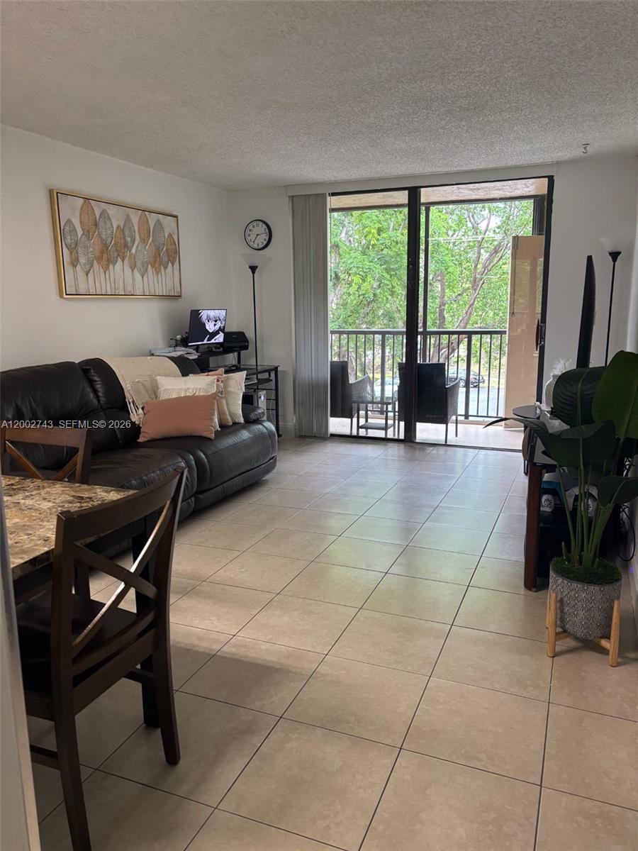 PROMENADE AT KENDALE LAKE - Residential Lease