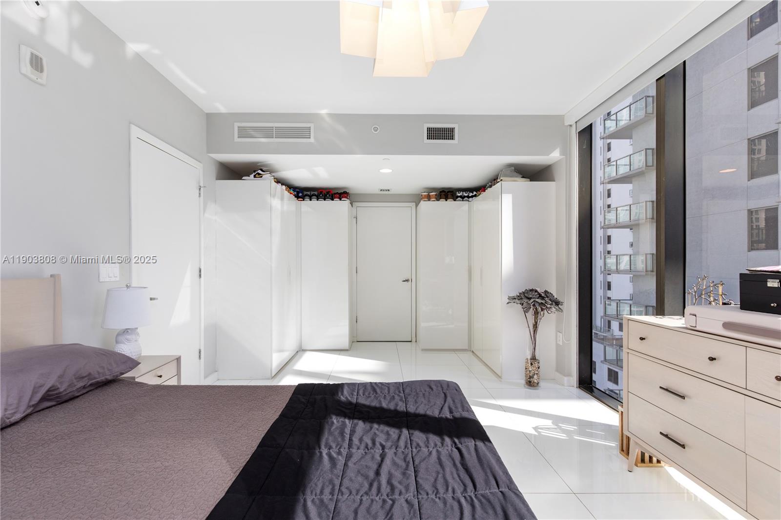 1010 BRICKELL CONDO - Residential