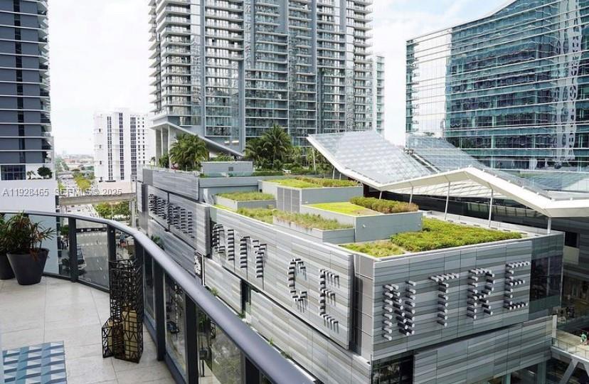 801 SMA RESIDENCES CONDO - Residential Lease