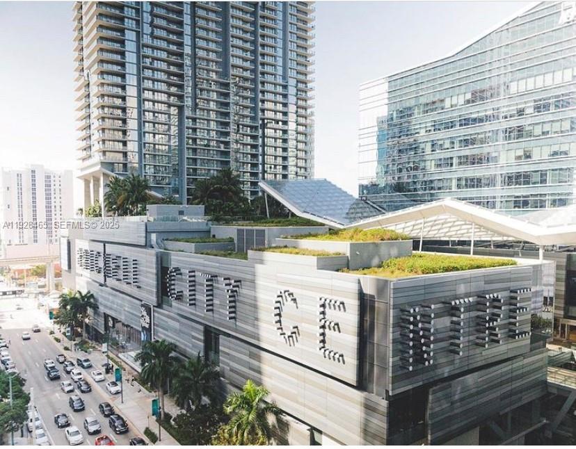 801 SMA RESIDENCES CONDO - Residential Lease