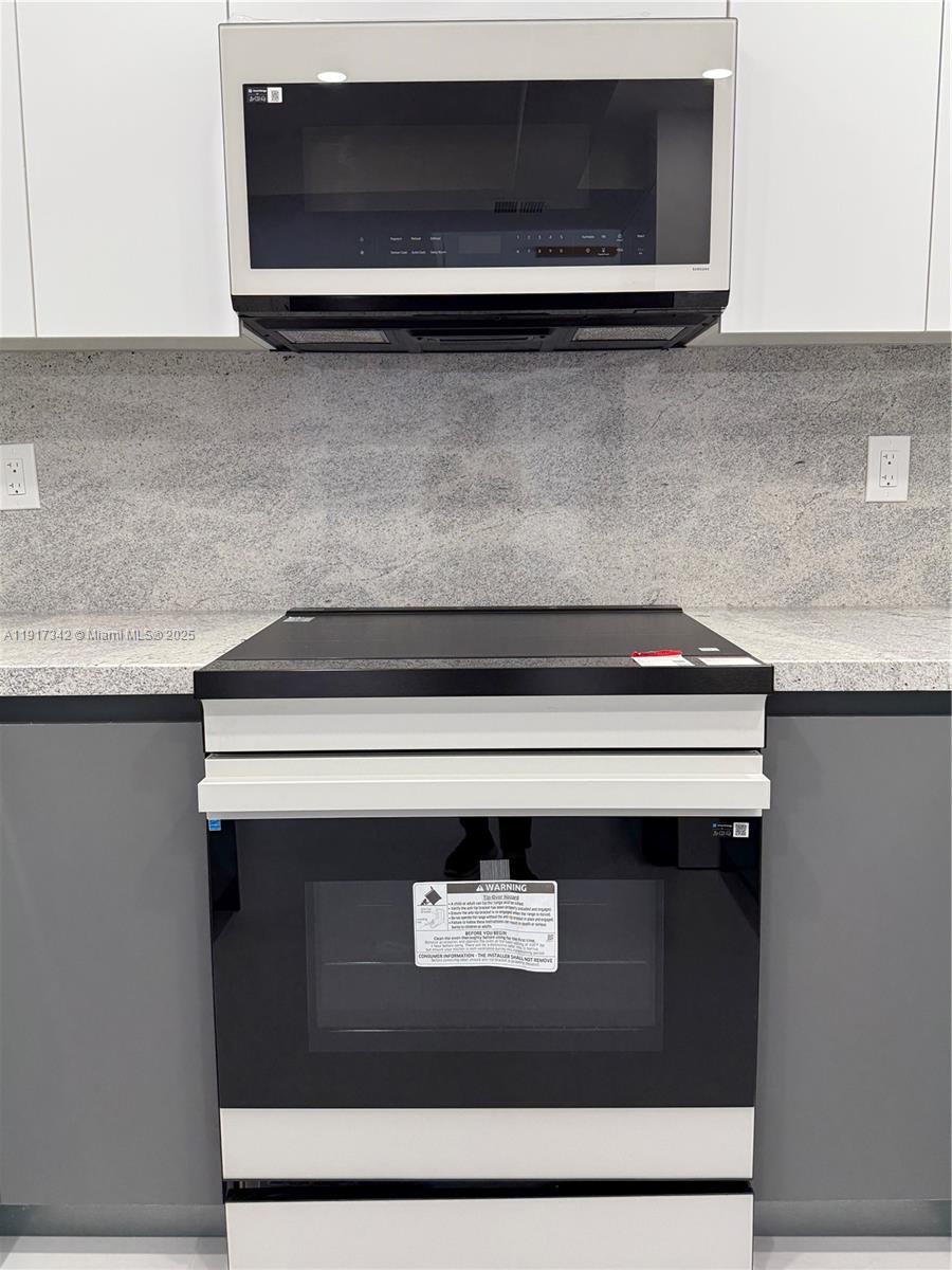 WINSTON TOWERS 600 CONDO - Residential