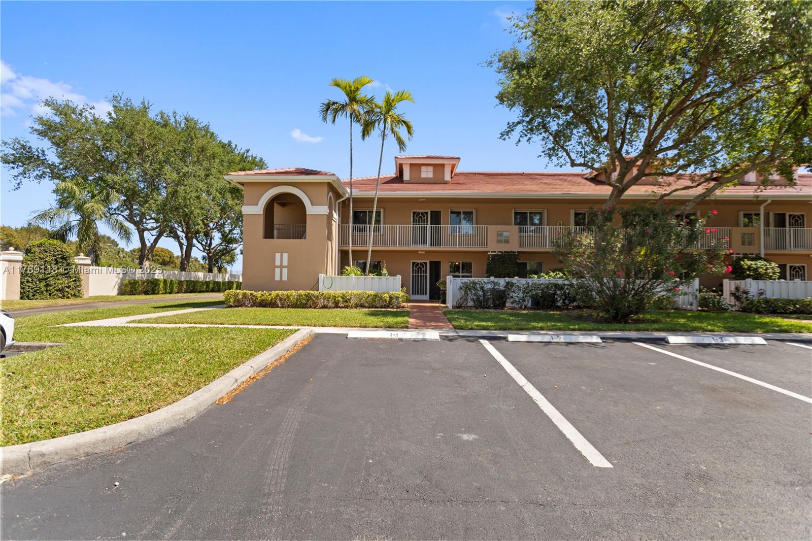 Coral Lakes - Residential