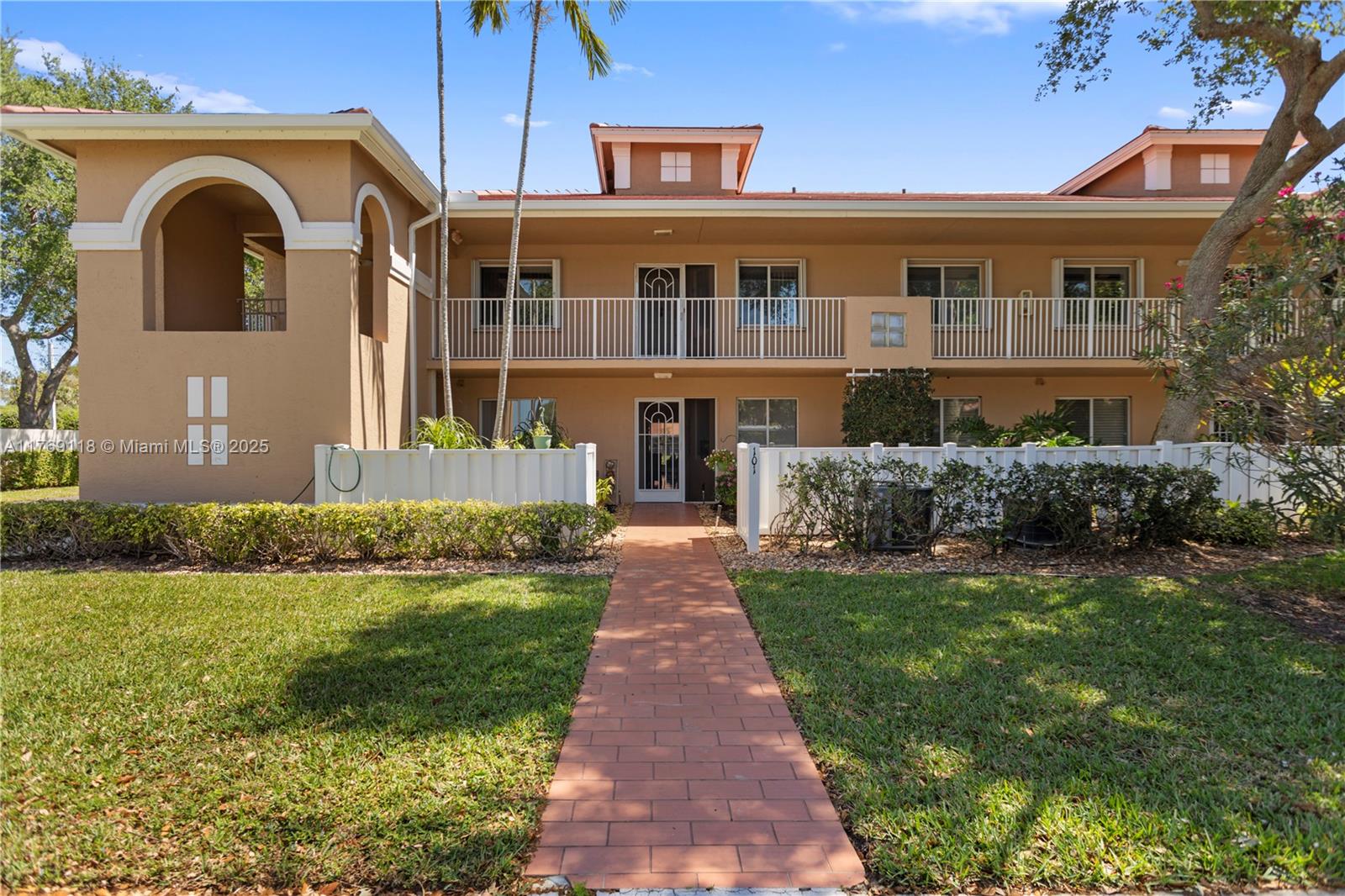 Coral Lakes - Residential