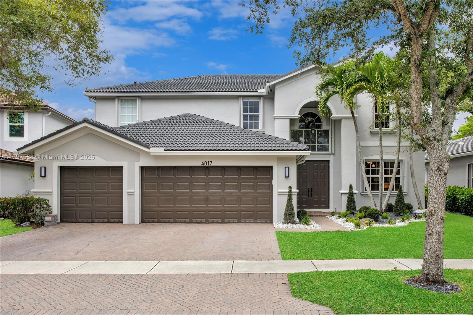 Property for Sale at 4017 W Gardenia Ave, Weston, Broward County, Florida - Bedrooms: 5 
Bathrooms: 4  - $1,395,000
