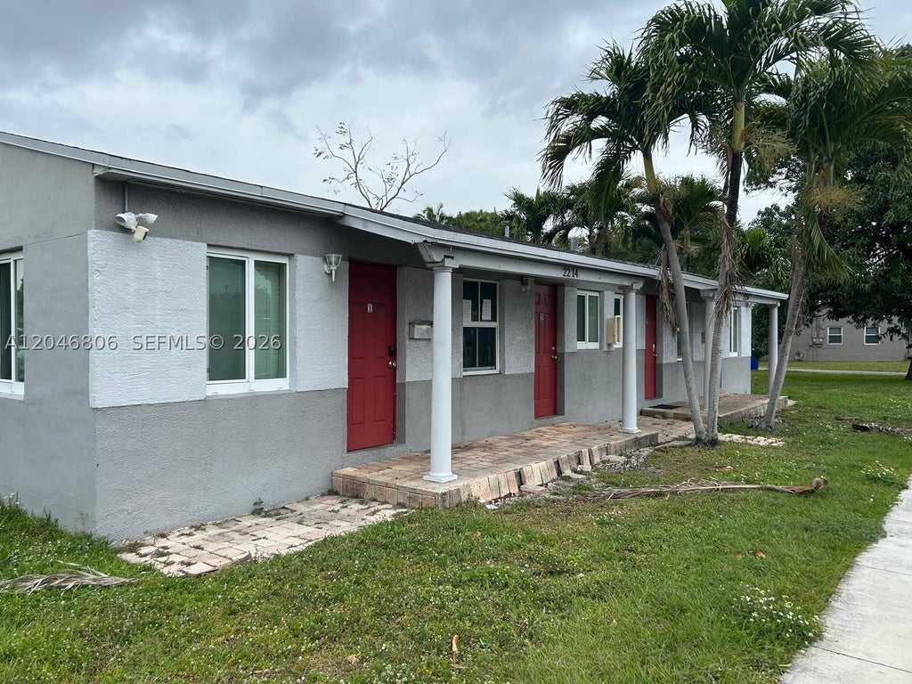 Photo of 2214 N 25th Ave #22161, Hollywood, FL 33020 (MLS # A12046806)