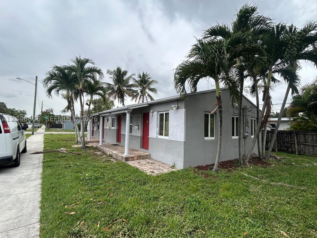 Photo of 2214 N 25th Ave #22161, Hollywood, FL 33020 (MLS # A12046806)