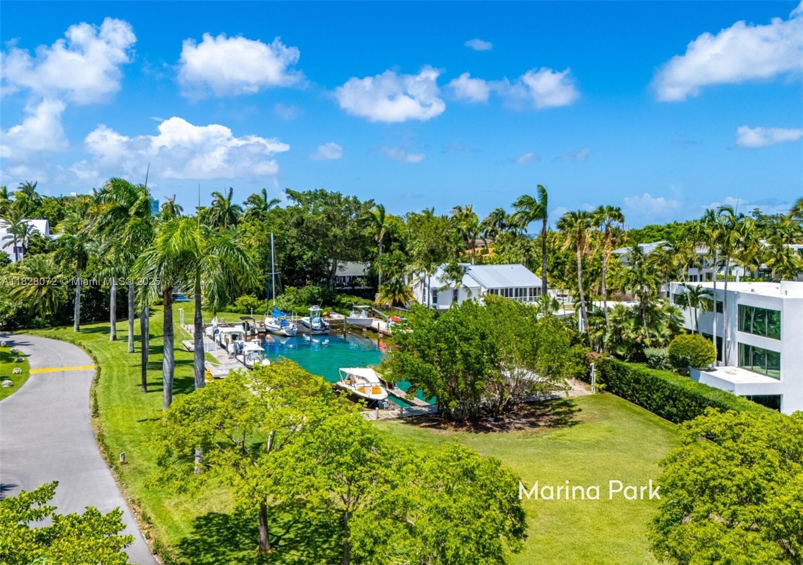 THE MOORINGS - Land