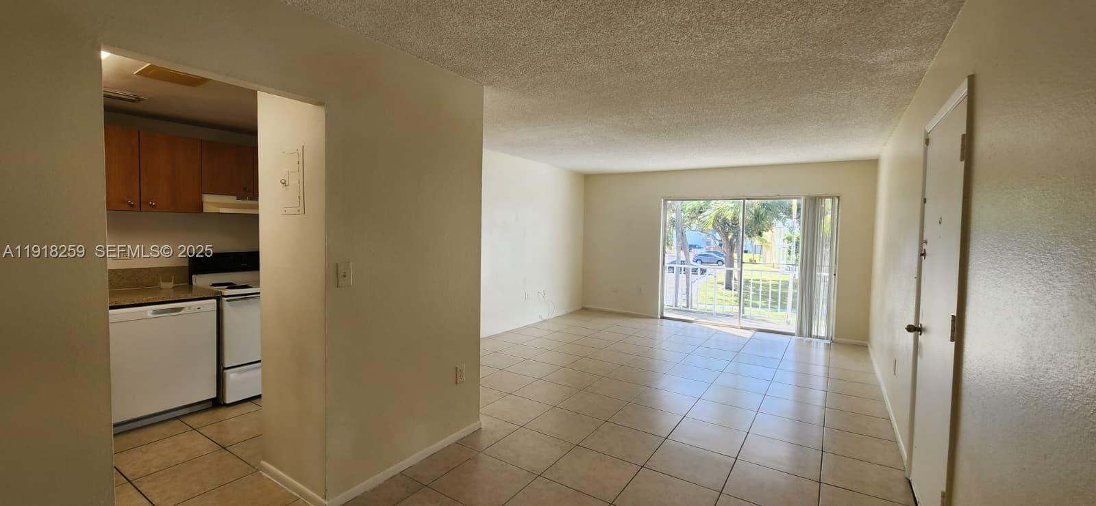 CLEAR LAKE PALMS CONDO - Residential Lease