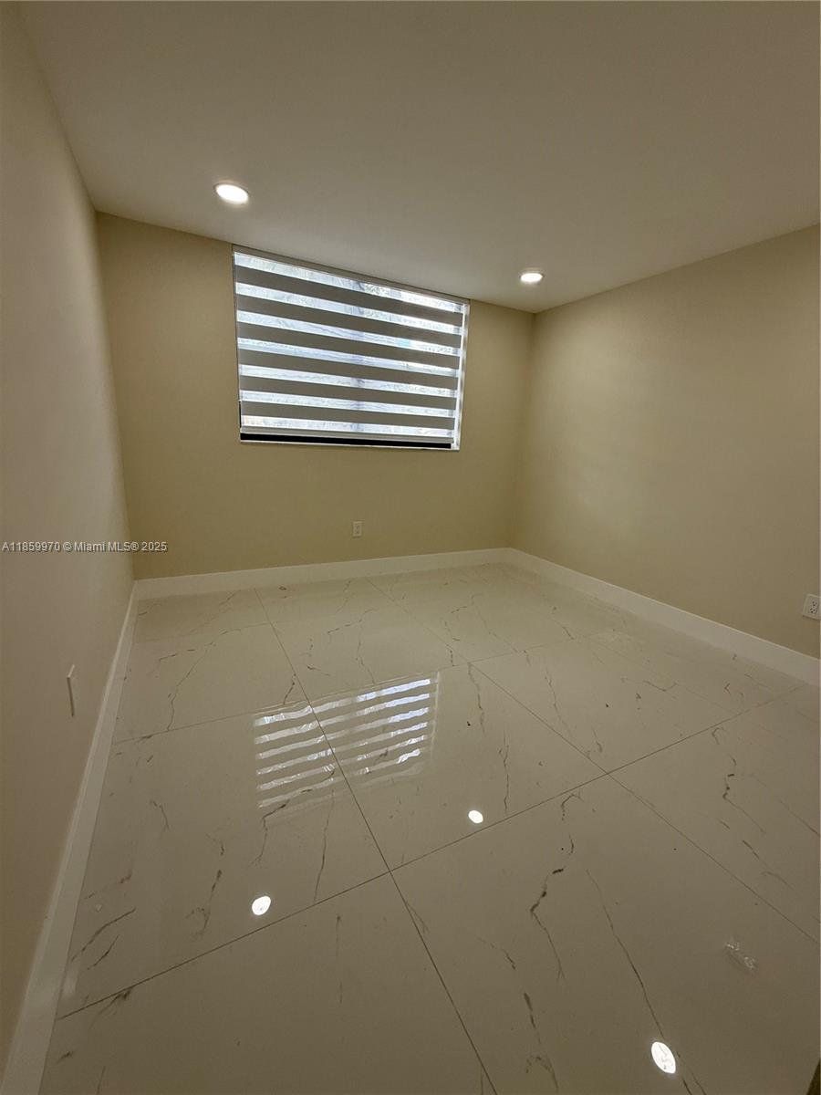 PEPPERMILL KENDALE LKS W - Residential Lease