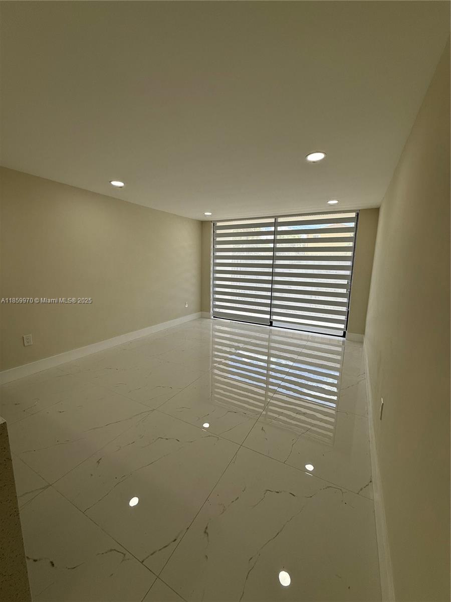 PEPPERMILL KENDALE LKS W - Residential Lease