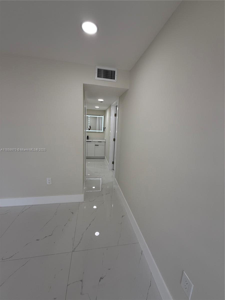 PEPPERMILL KENDALE LKS W - Residential Lease