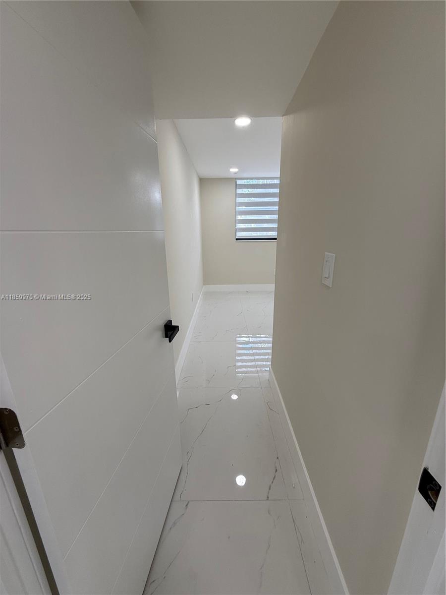 PEPPERMILL KENDALE LKS W - Residential Lease