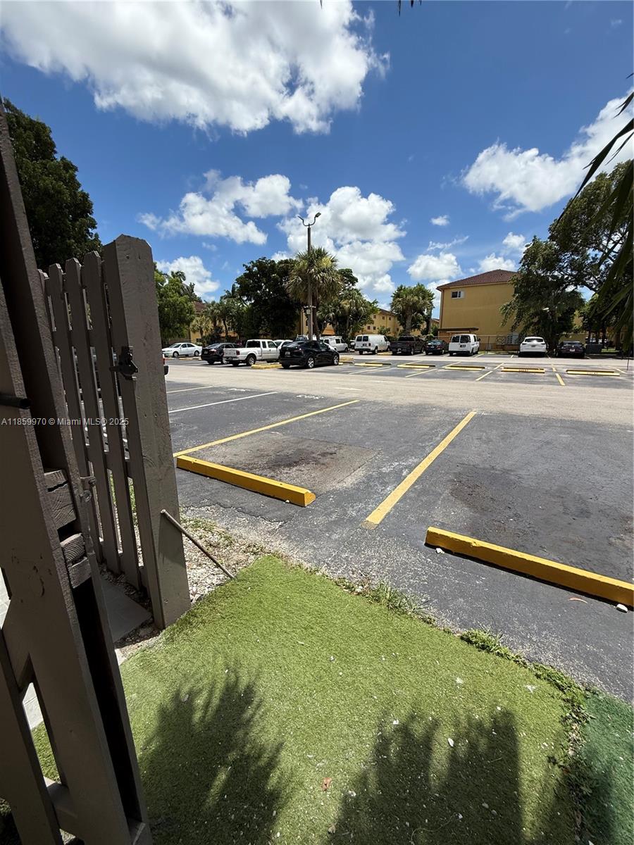 PEPPERMILL KENDALE LKS W - Residential Lease