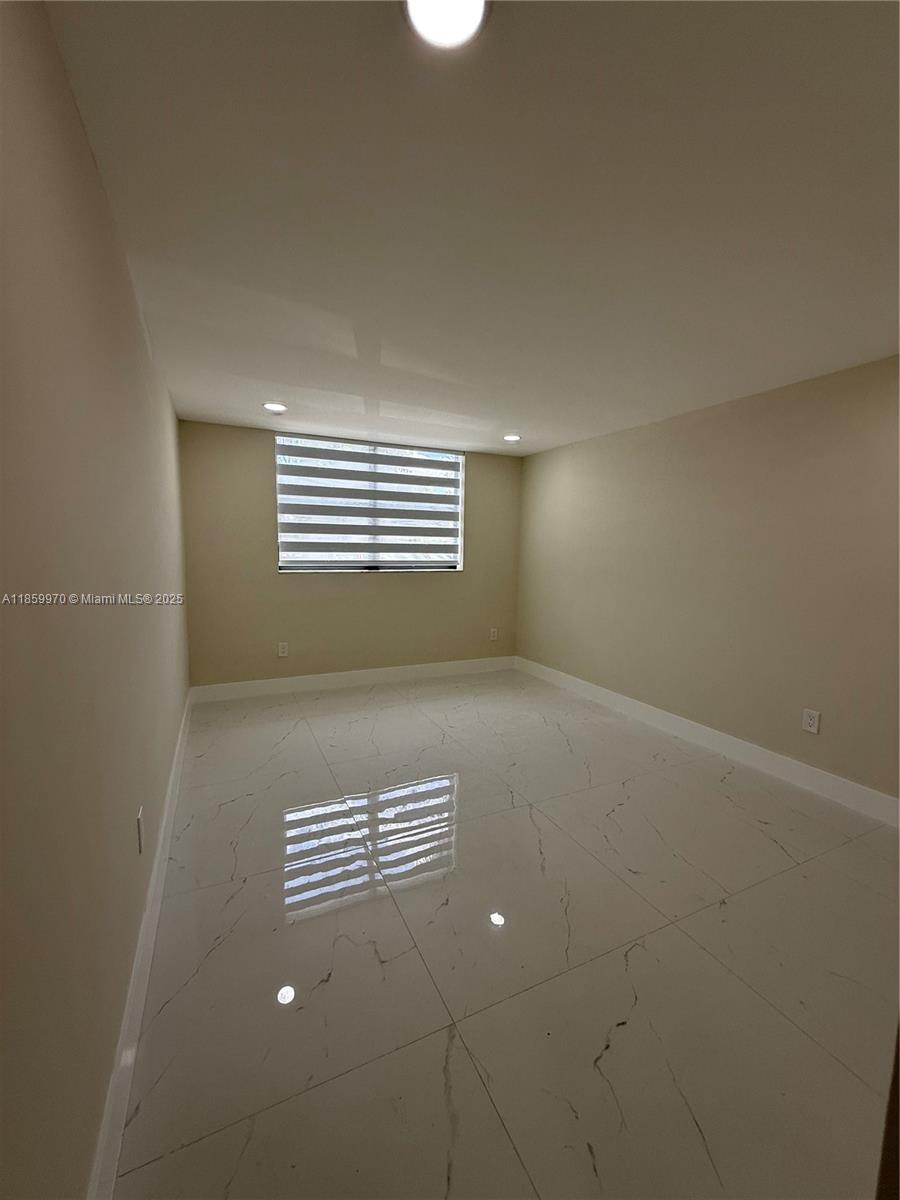 PEPPERMILL KENDALE LKS W - Residential Lease