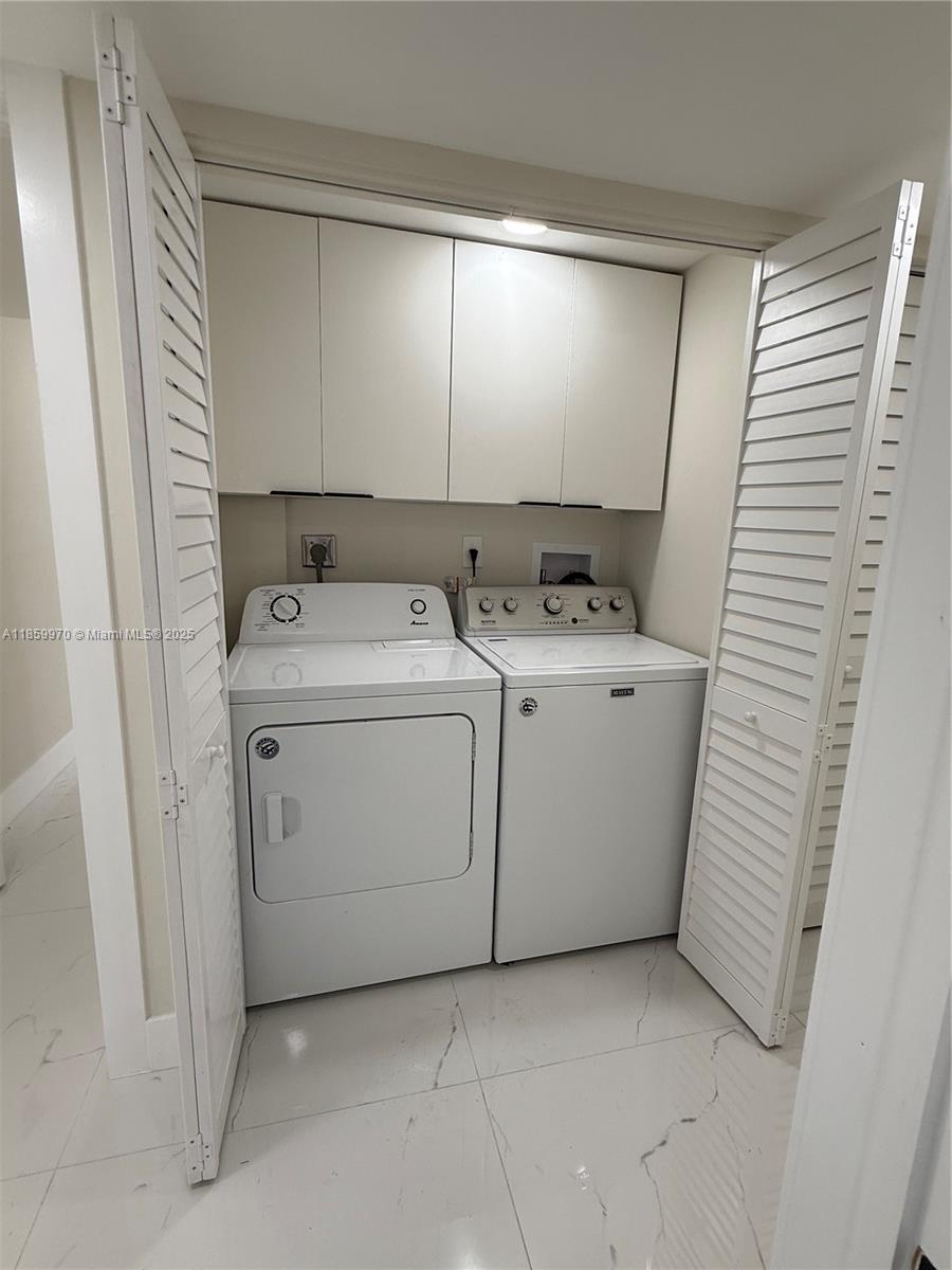 PEPPERMILL KENDALE LKS W - Residential Lease